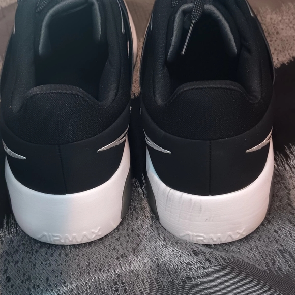 Nike AirMax for Women - Picture 3 of 8